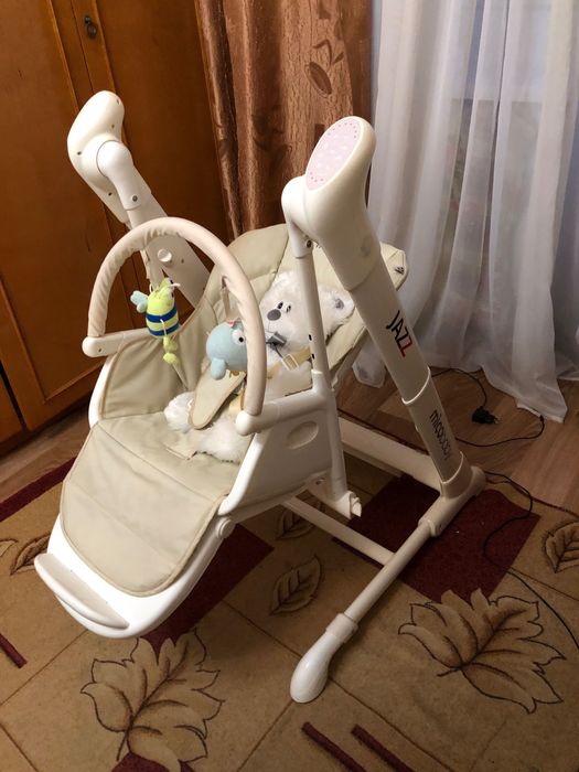 Столик для годування, гойдалка