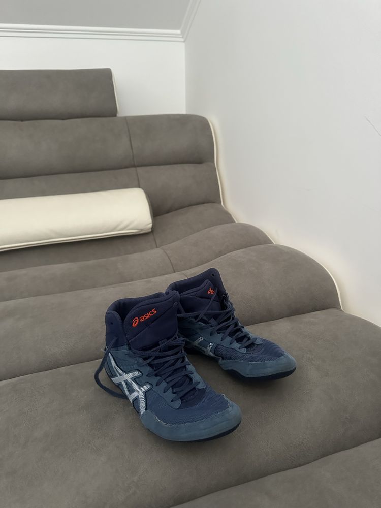 Боцовки Asics 38p matcontrol 2 б/у