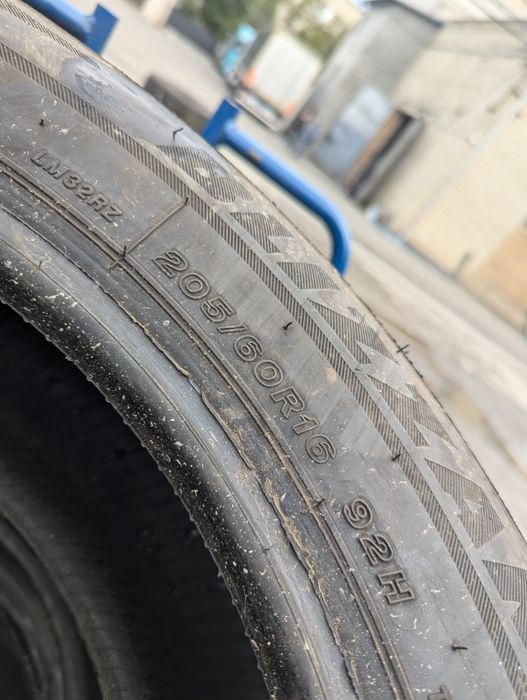 205/60R16 Bridgestone Blizzak
