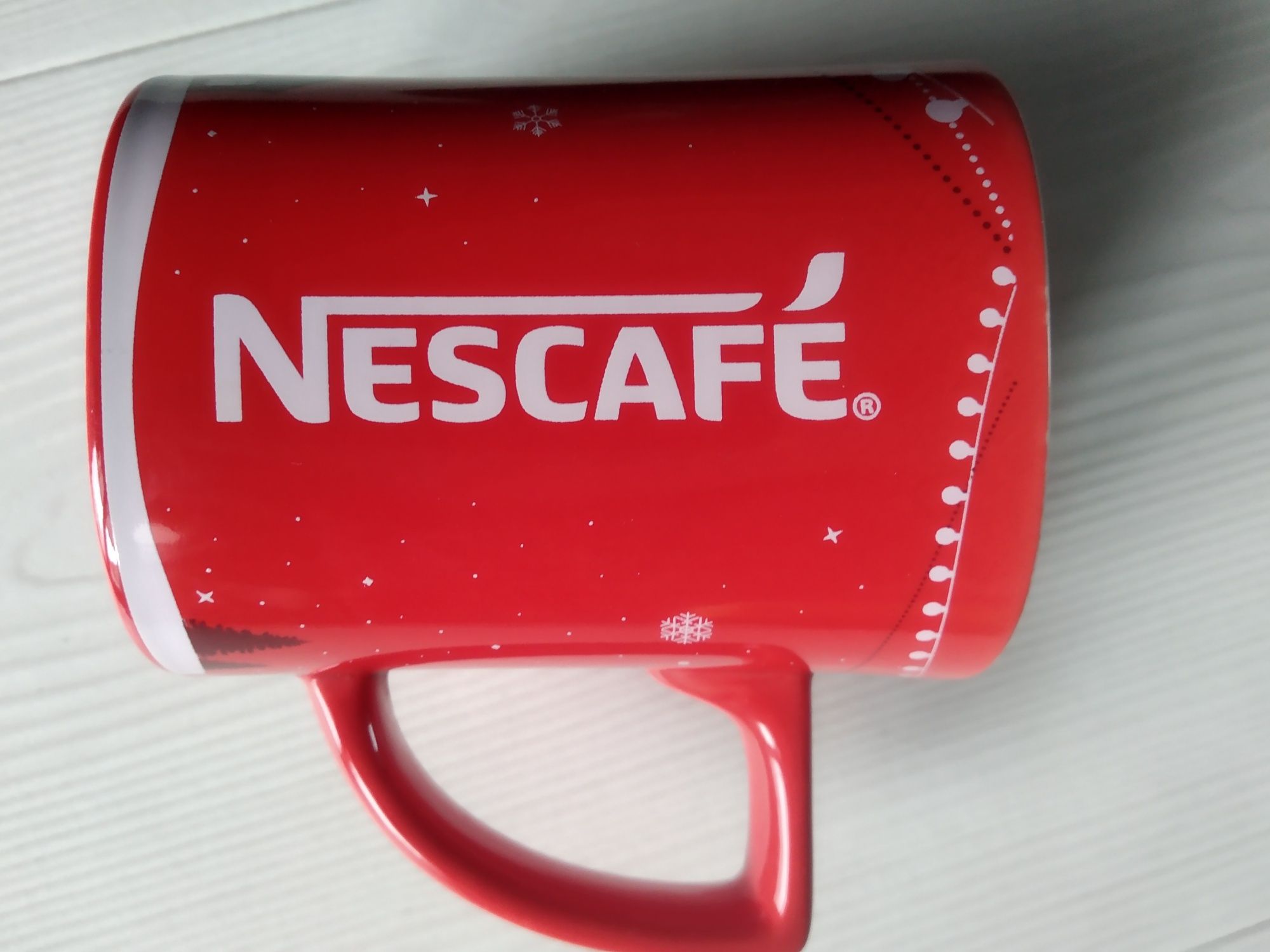 Kubek nescafe czerwony ok. 200 ml