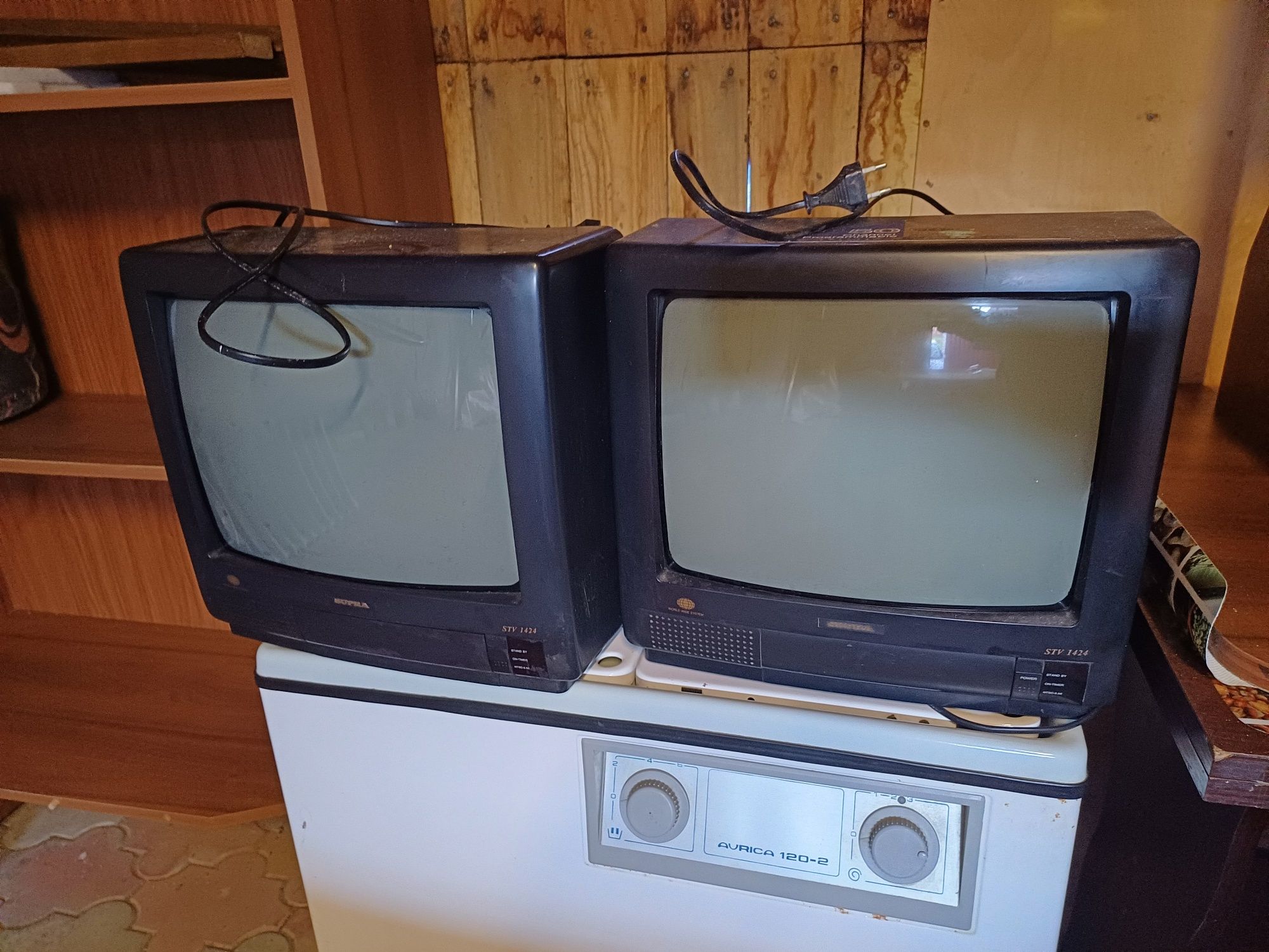 Продам старі телевізори, Маяк магнітола,  відеотехніку