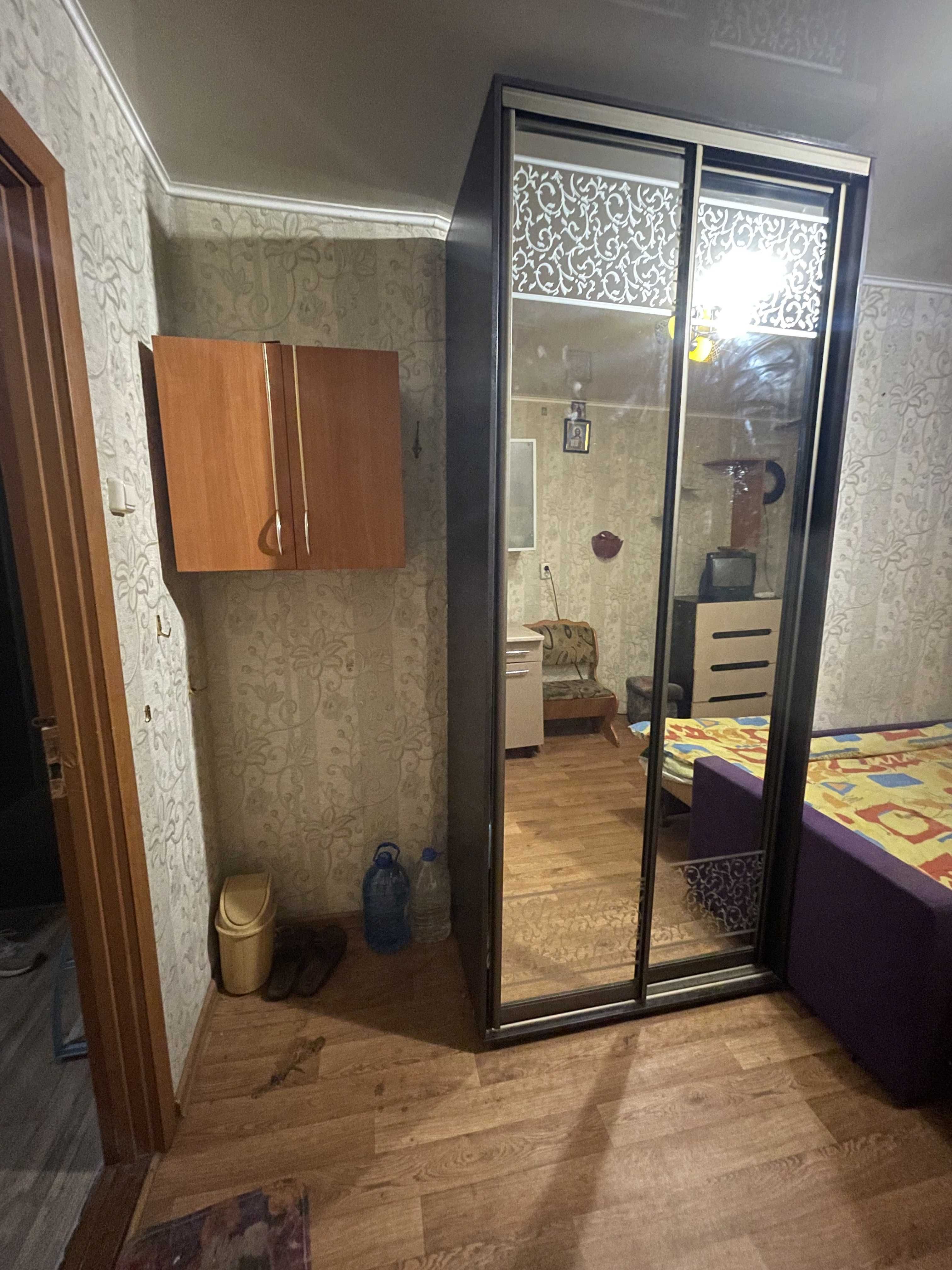 Продам комнату в коммуне  возле парка Горького и рынка
