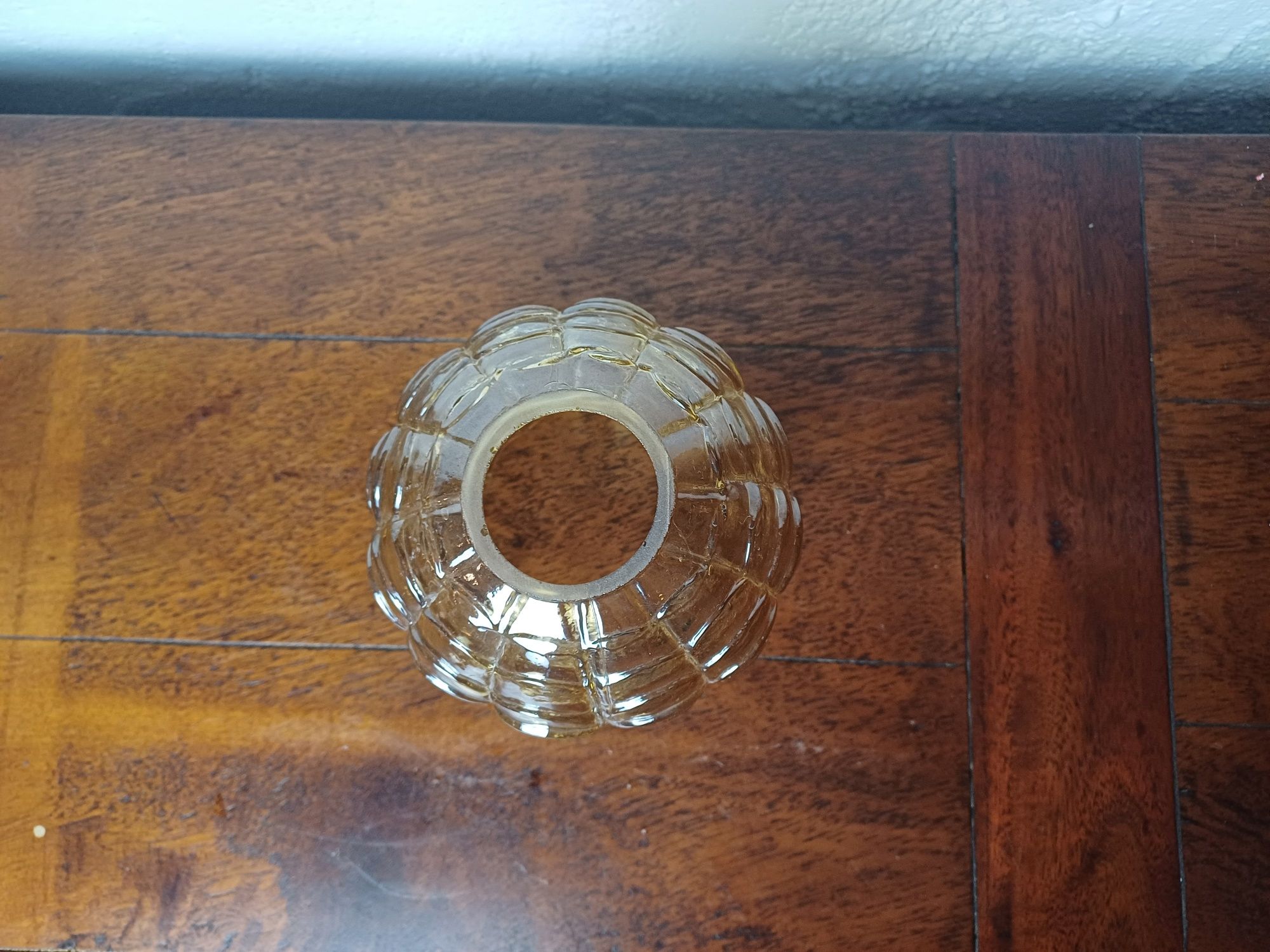 Szklane klosze do lampy