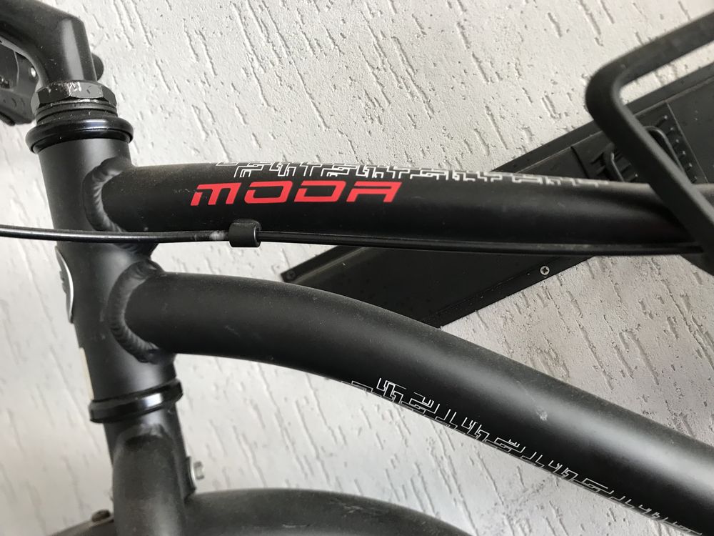 Продам велосипед Giant MODA black