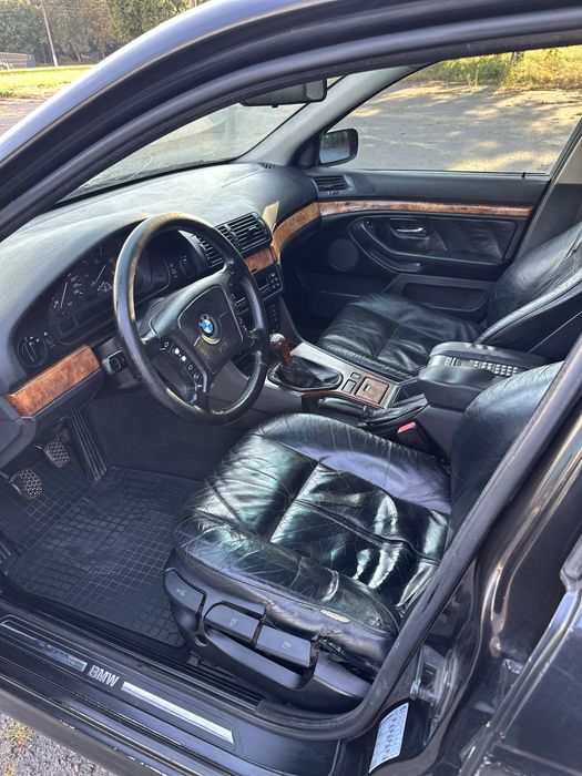 Продам BMW E39 2.5