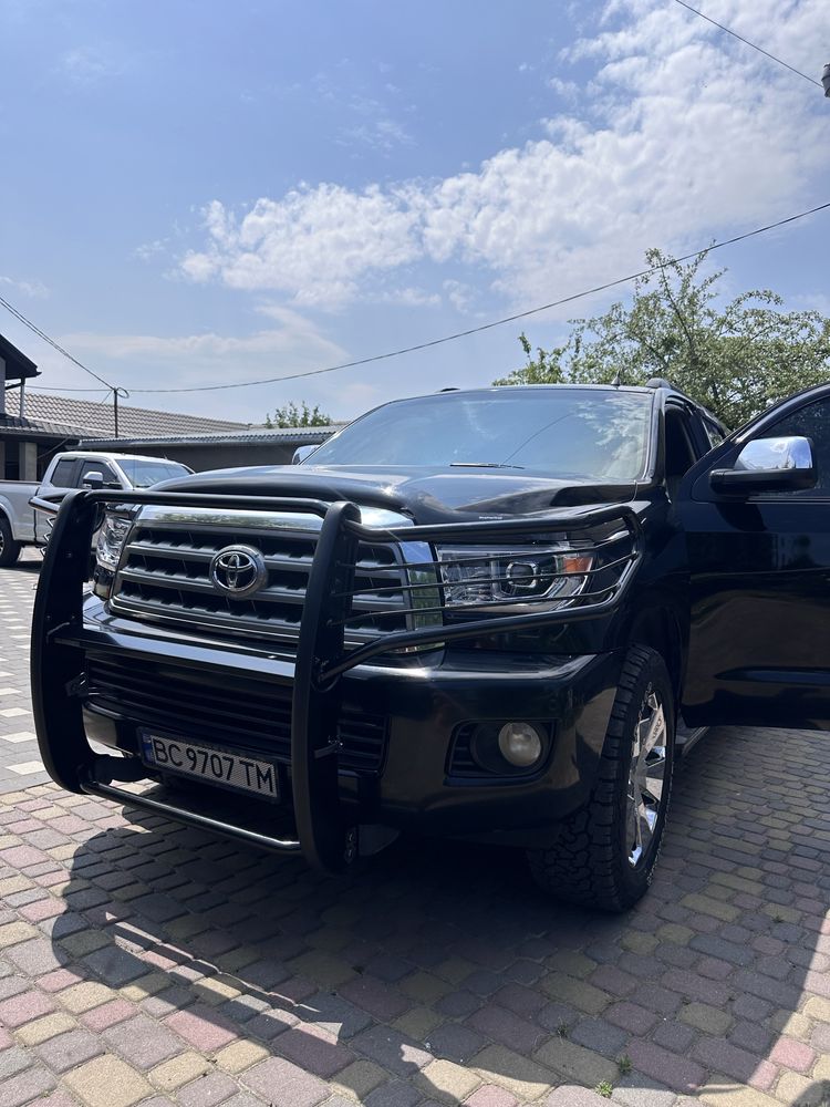 Toyota Sequoia 5.7L V8