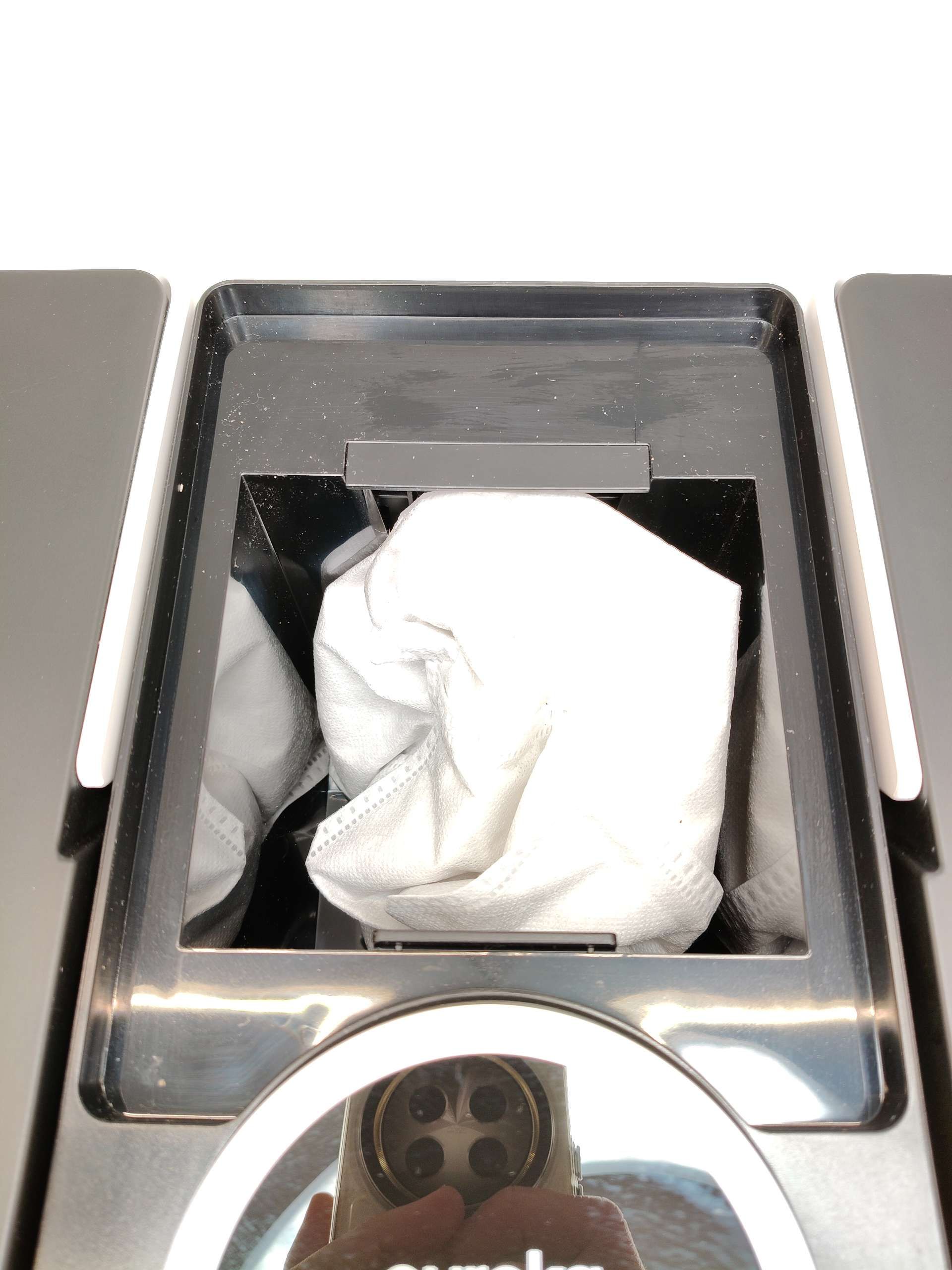 EUREKA J20 DE robot odkurzający i mop + wielofunkcyjna stacja