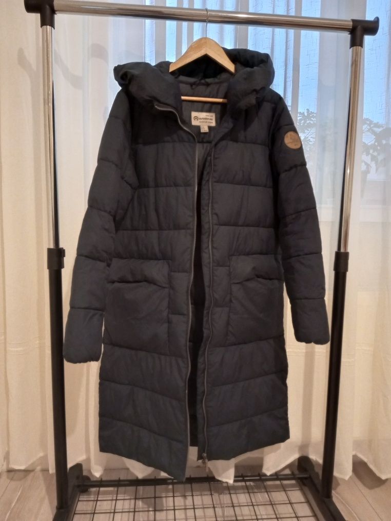 Продам оригінальне зимове жіноче Outventure пальто