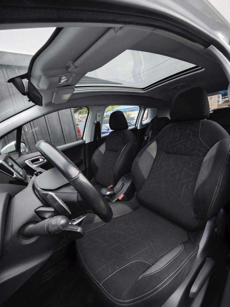 PEUGEOT 2008 Automático