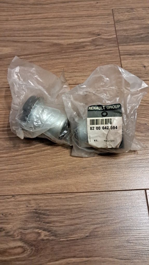 Сайлентблок задньої балки RENAULT 8200042594