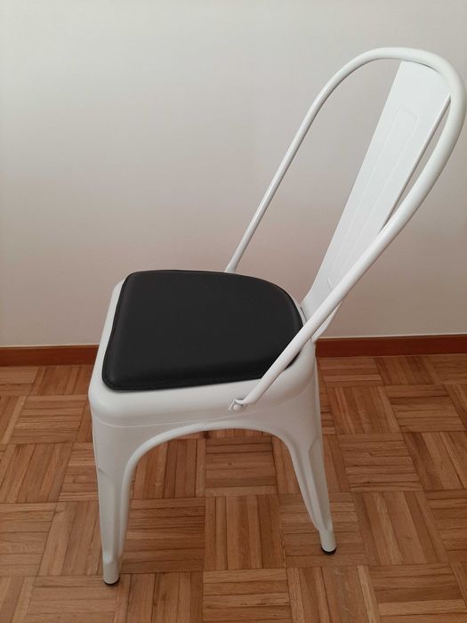 Assentos magnéticos pretos