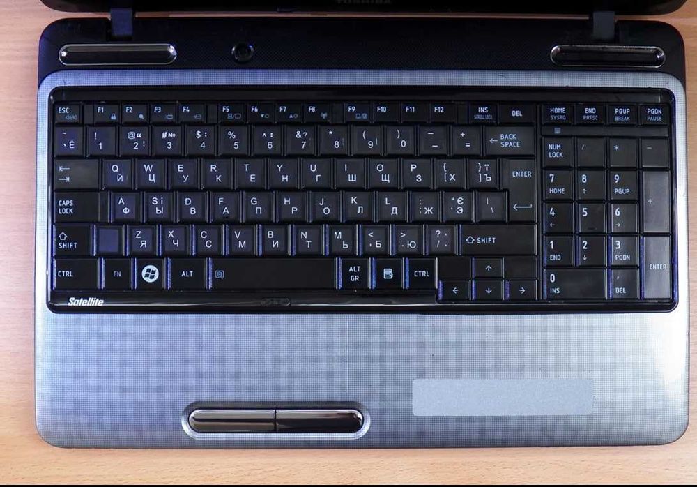 Ноутбук Toshiba Satellite Intel-i5, SSD+HDD