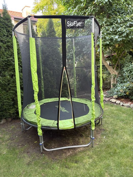 Domek ogrodowy zjezdzalnia trampolina