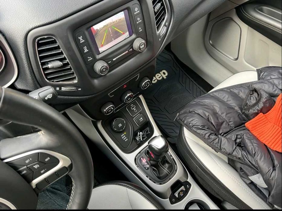 продам авто джип компас 2018 року автомат бензин повний привід