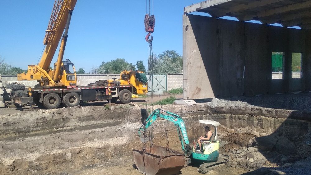 Чистимо берег від комишу, копаємо ставки, заходи для човнів,  катерів