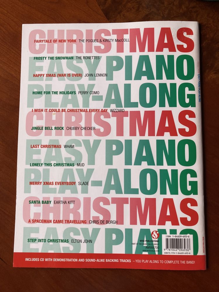 Livro de piano com músicas de Natal