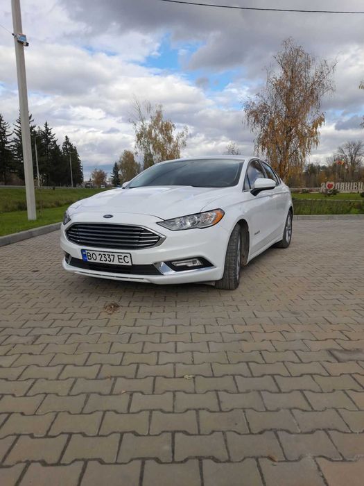 Ford Fusion Hybrid 2017