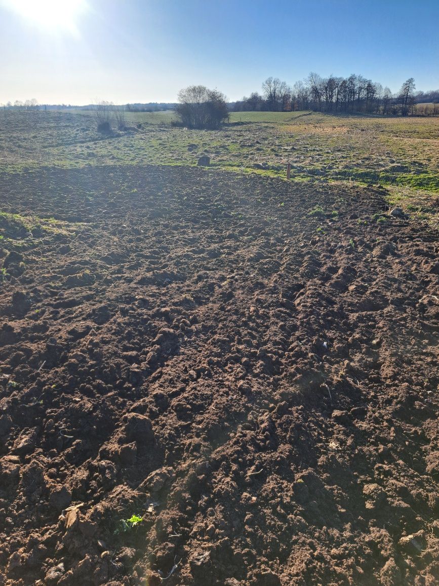 Oranie działek oraz umawianie ziemi  glebogryzarka