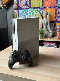 Xbox One 500 + pad