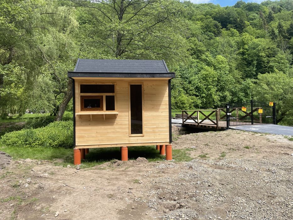 Kiosk, budka sprzedażowa, kasa, domek narzedziowy nowoczesna stodoła