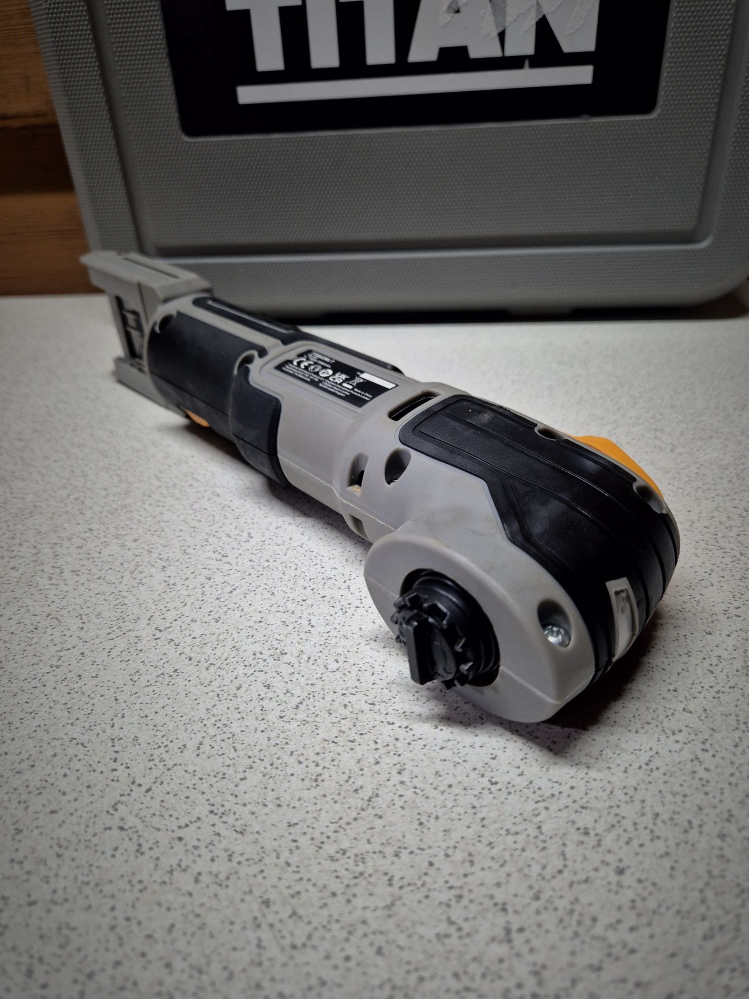 Titan Multitool urządzenie wielofunkcyjne 18V