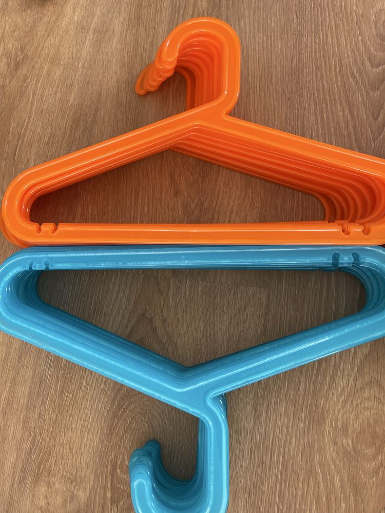 44 cabides de plastico ikea