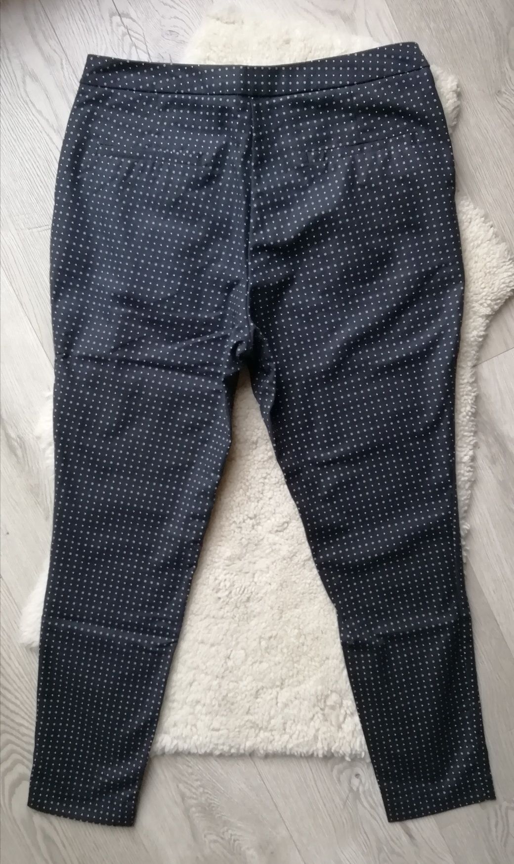 Spodnie cygaretki short length Mohito basic