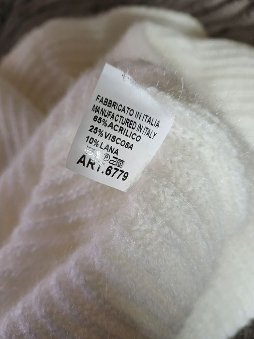 Жіночий в'язаний светр. Новий