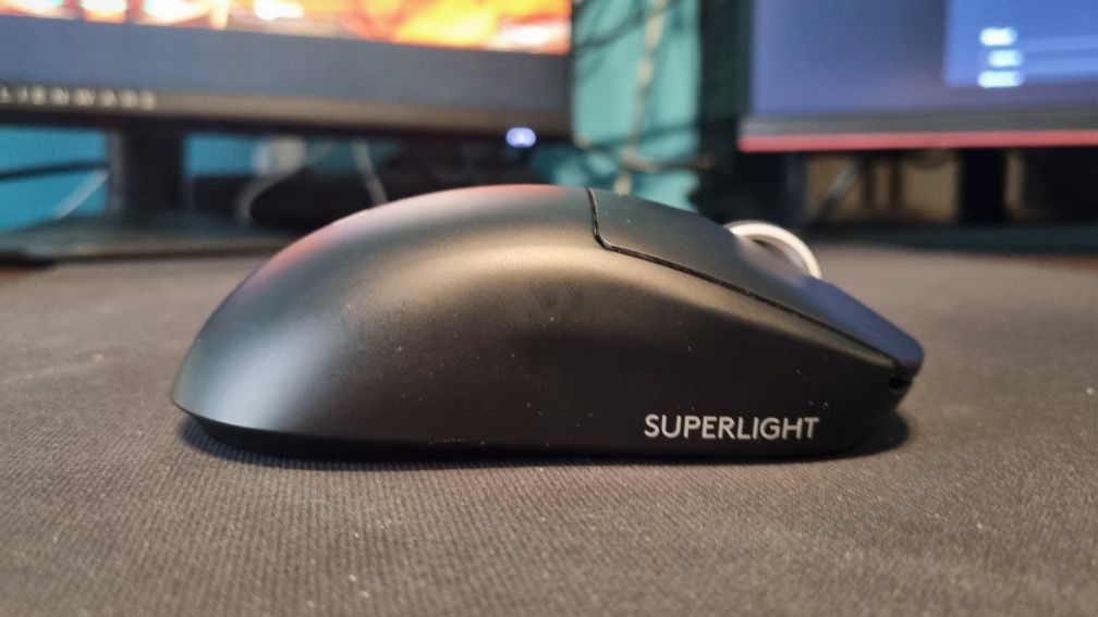 Logitech Superlight 2 z Tiger Ice V2