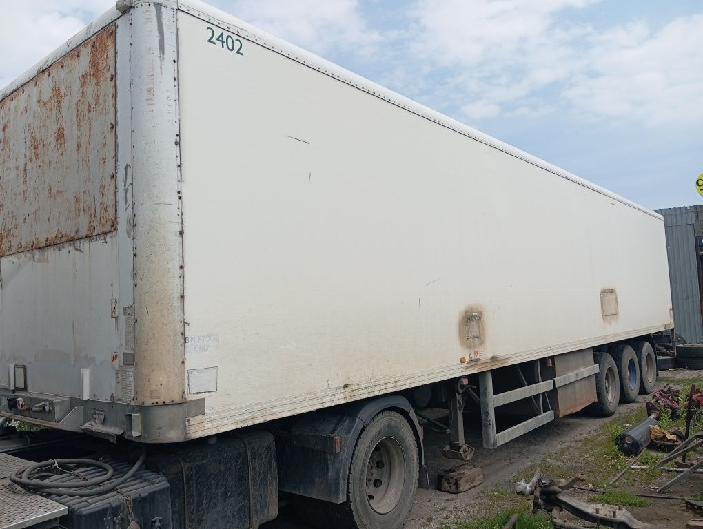 Продам полуприцеп Термо Будку   , возможно продажа по запча