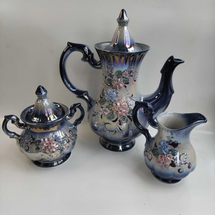 Сервіс-посуд - кавник, молочник, сахарниця