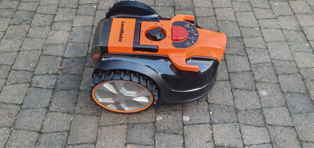 Robot koszący LawnMaster VBRM16 OcuMow | Do 100 m² | 24V | 1250 zł