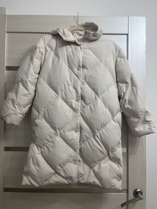 Пуховик Зара.