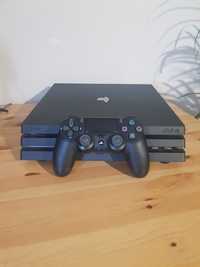 Konsola PS4 PRO wraz z padem