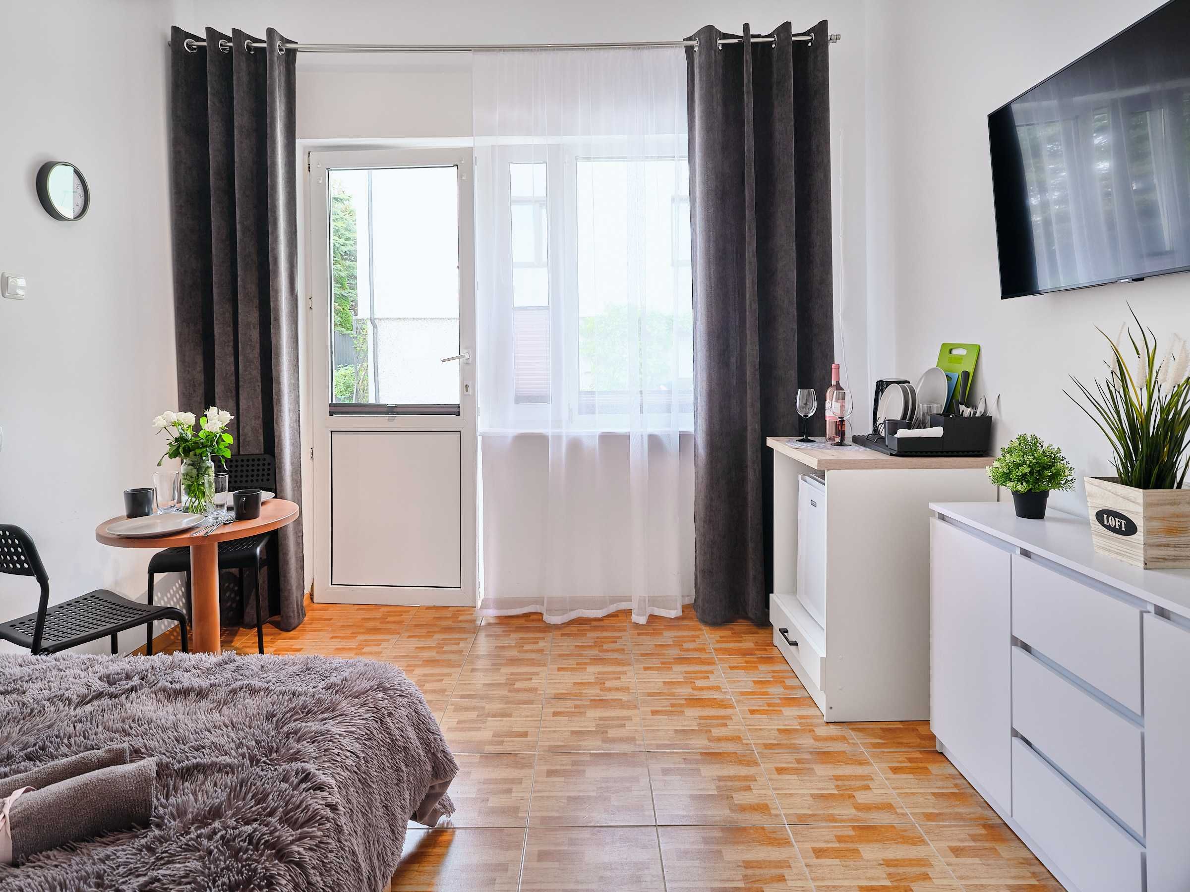 Tanie pokoje 2-osobowe z patio w CENTRUM ŁEBY