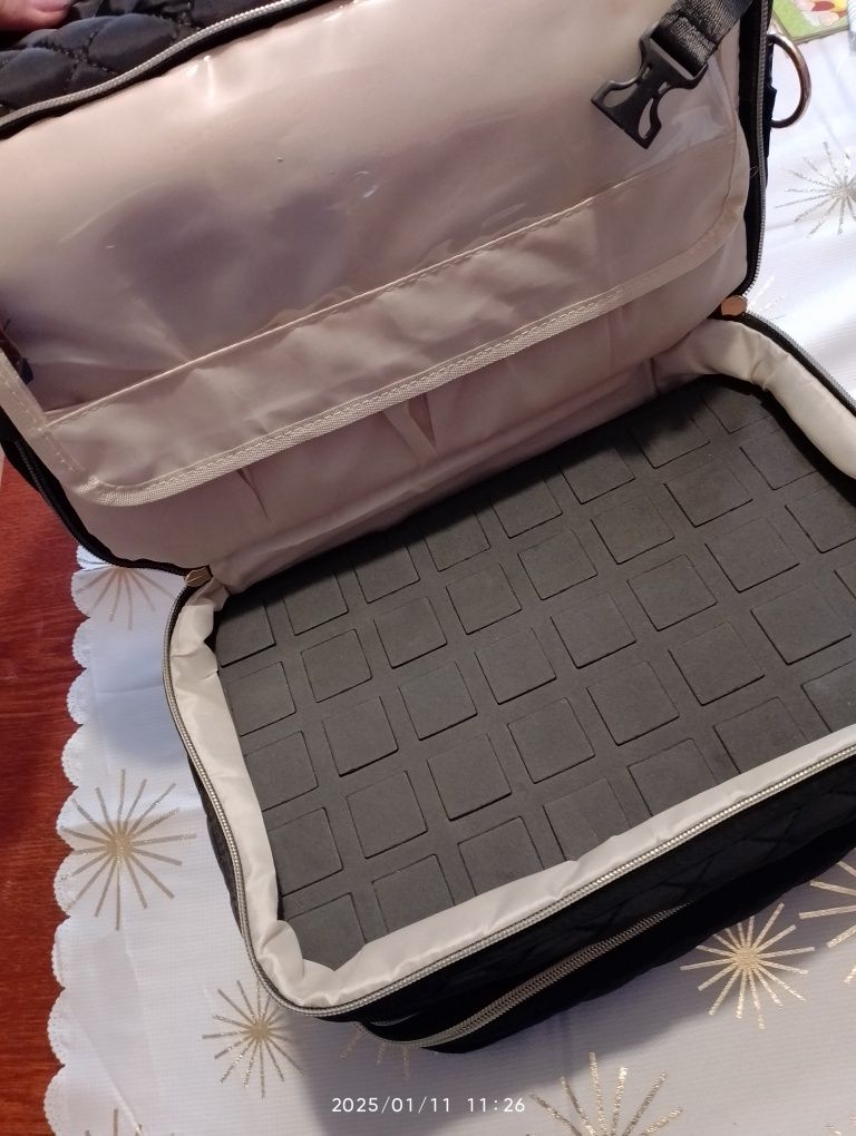 Nowy duży organizer na lakiery