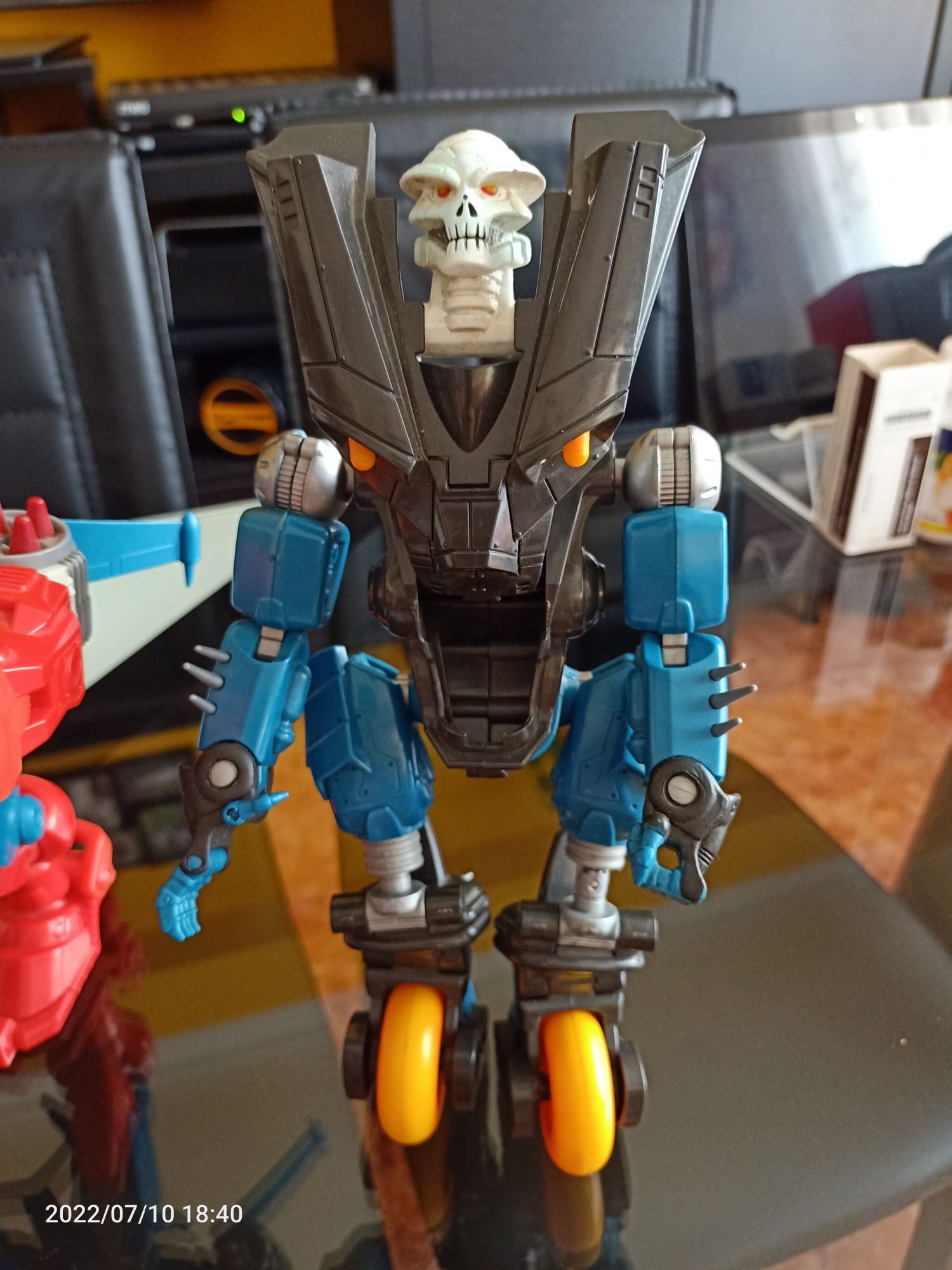 Bonecos Transformers.