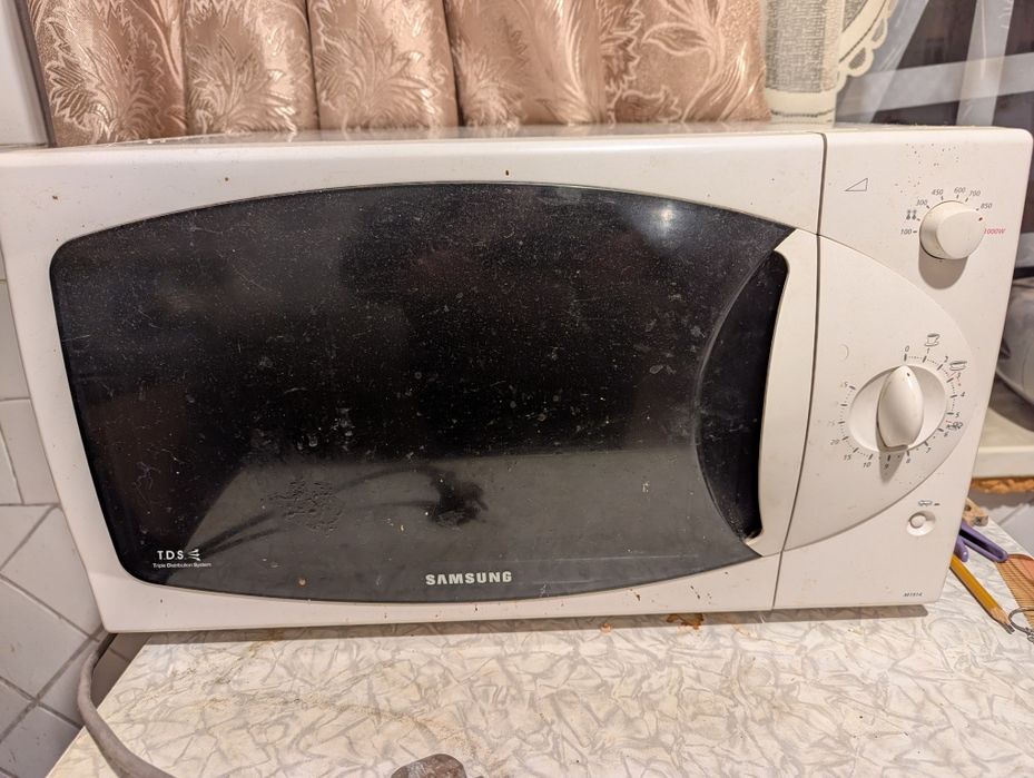 Продам мікррхвмльовку не працює