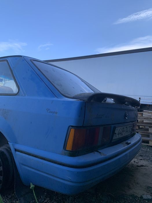 Продам  форд ескорт 1.3 бенз треба електрика