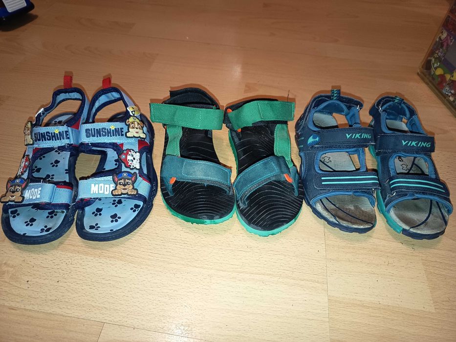 3 pary sandałów 32