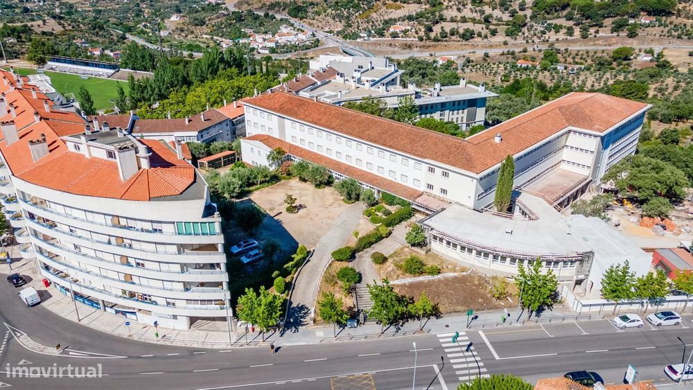 Prédio no Centro de Portalegre para investimento
