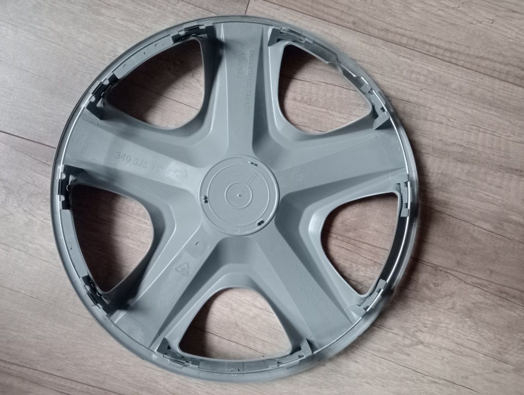 Ковпаки на колеса NISSAN R15