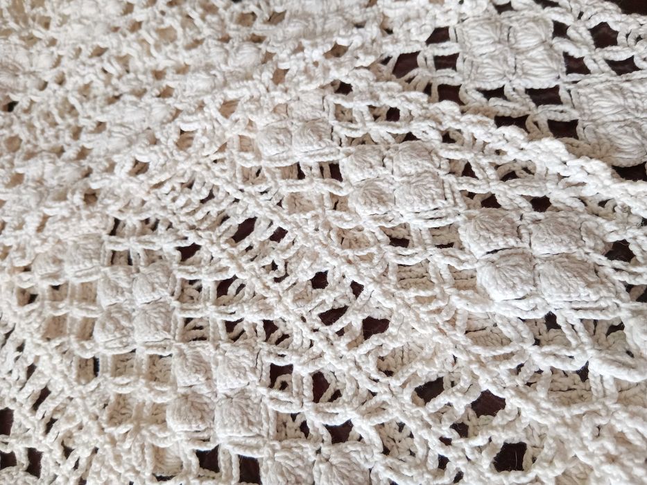 Caminho de mesa branco crochê 2.20m por 28cm