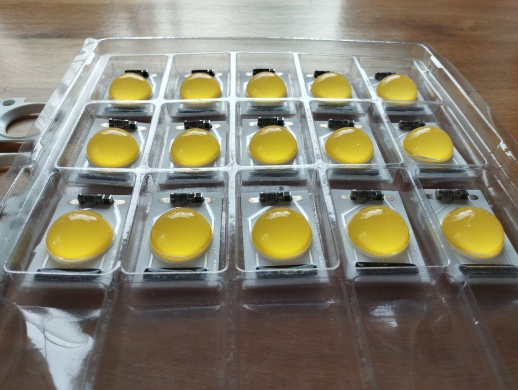 15 szt. Dioda LED COB 30W 4000K soczewka 120' 230V