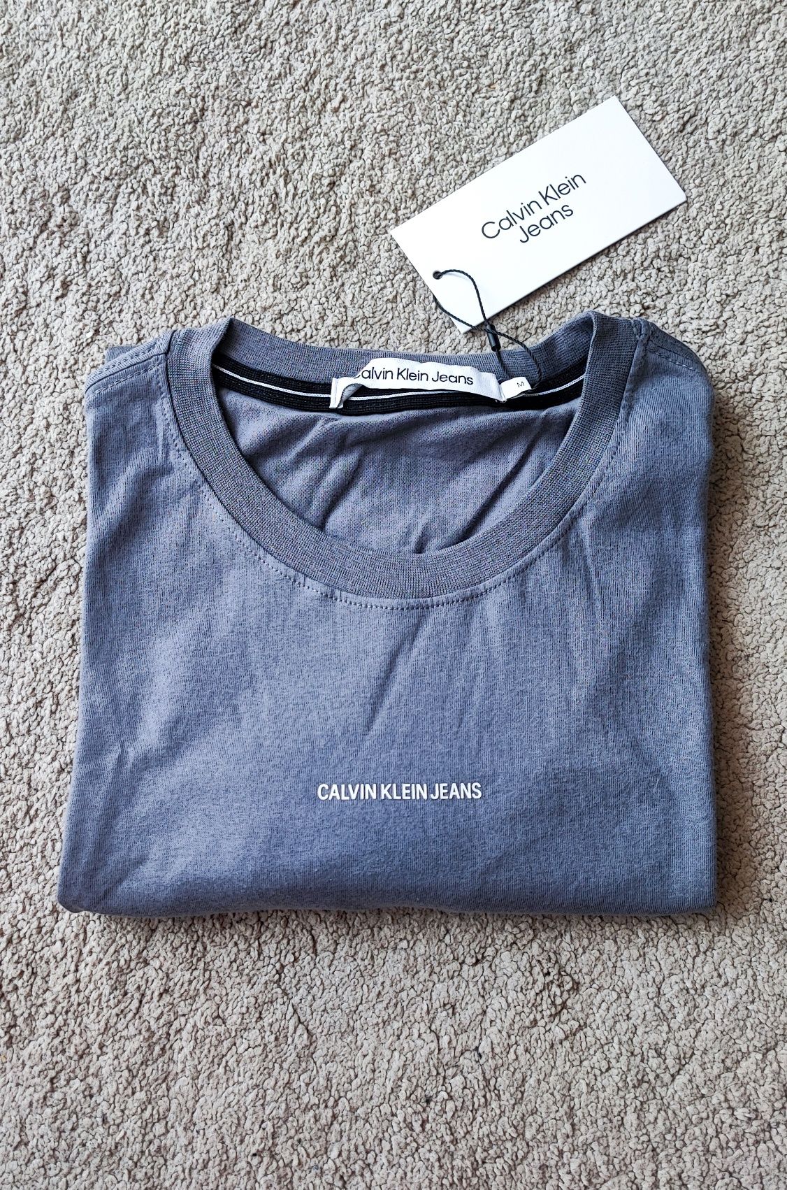 T-shirt Calvin Klein NOVA