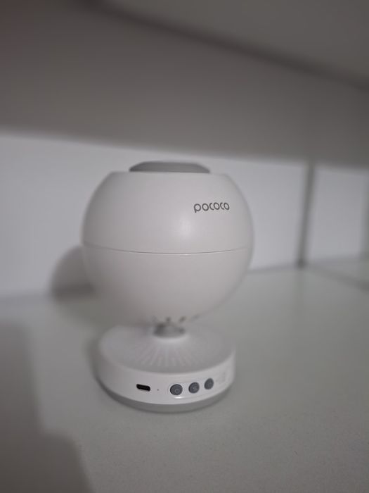 POCOCO Galaxy Star Projector. 

Це домашній планетарій/нічник з високо