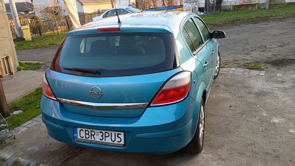 Sprzedam Opel Astra h 1.8 w gazie 125 km