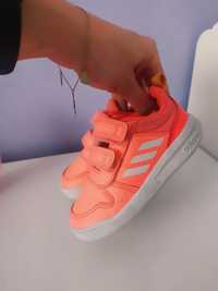 Neonowe buciki Adidas 22