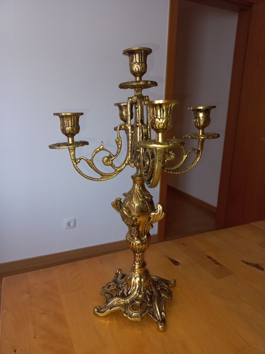 Candelabros dourados clássicos 200>98€