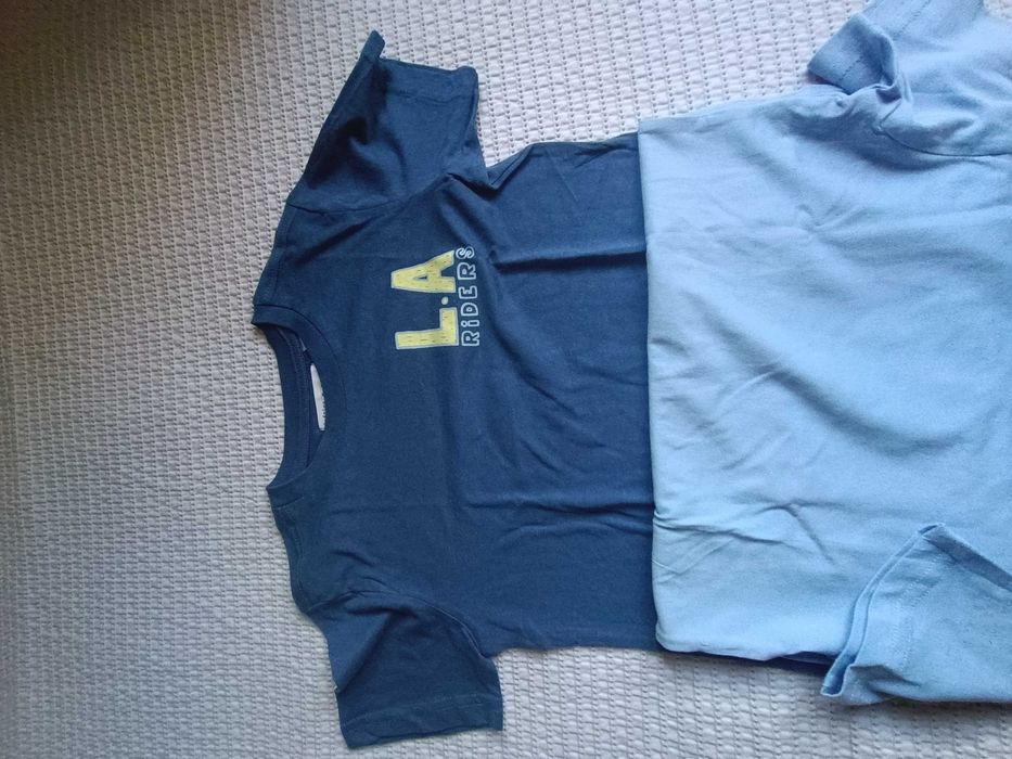 2 t-shirts 5/6 anos novos